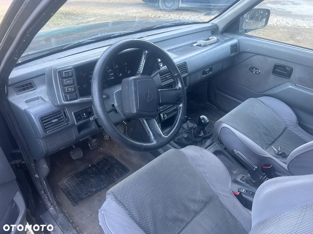 Opel Frontera 2.4 - 8