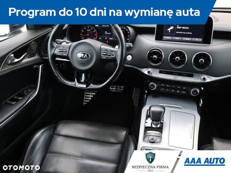 Kia Stinger - 9