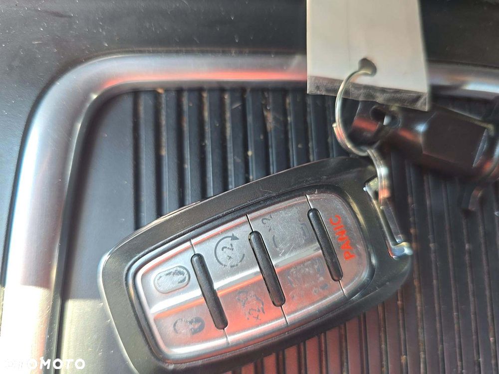Chrysler Pacifica - 12