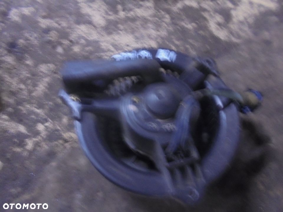 SILNICZEK DMUCHAWY TOYOTA PREVIA 01-06R - 1