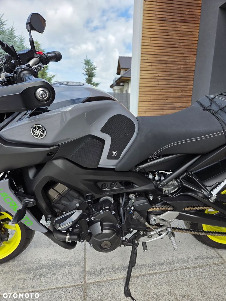 Yamaha MT - 12