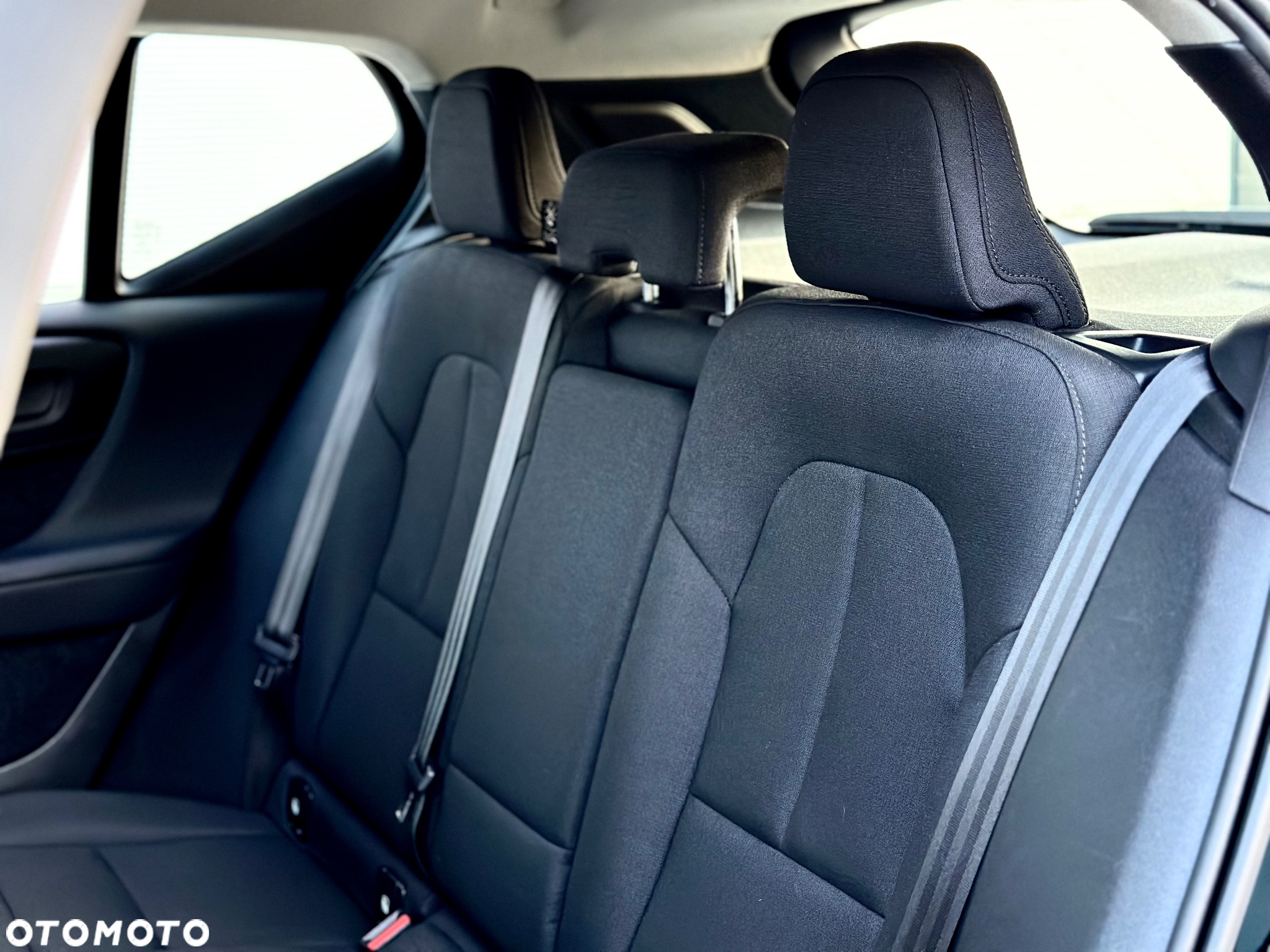 Volvo XC 40 D4 AWD Momentum Pro - 28