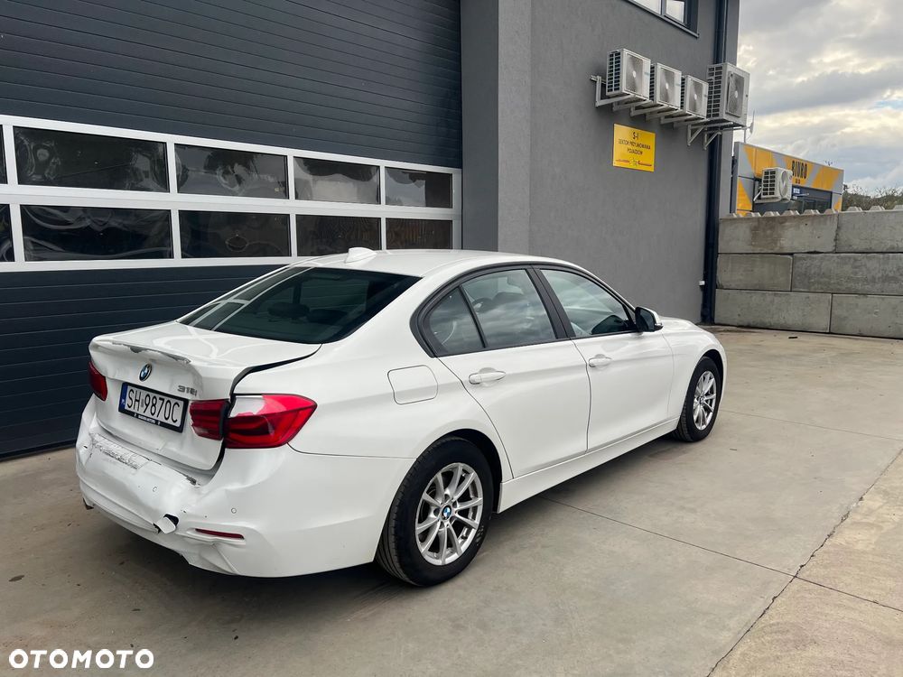 BMW Seria 3 318i - 3