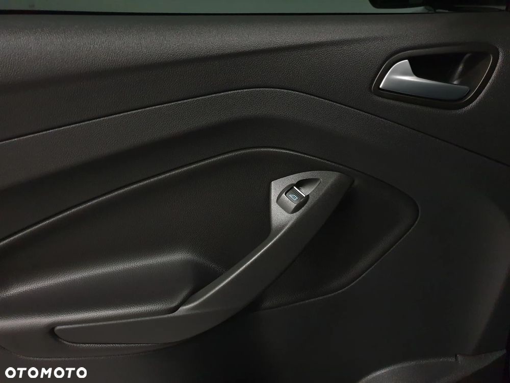 Ford Kuga 1.5 EcoBoost 2x4 Titanium - 24