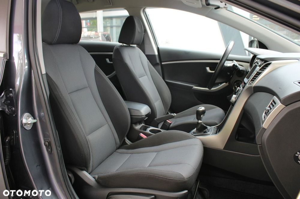 Hyundai i30 blue Kombi 1.4 YES Gold - 10