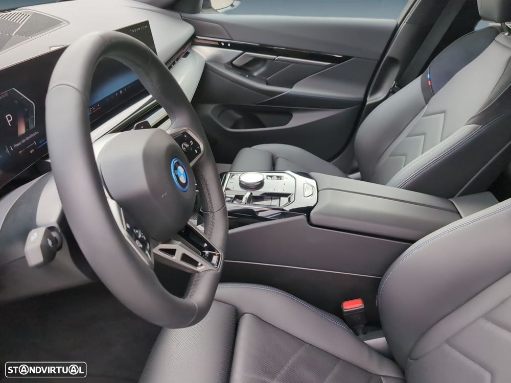 BMW 530 e Pack Desportivo M - 11