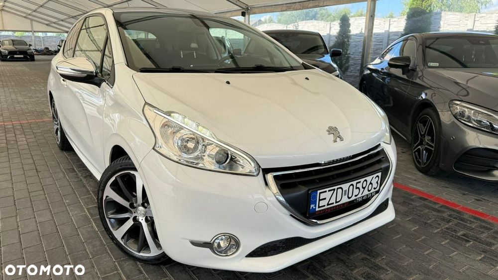 Peugeot 208 - 1