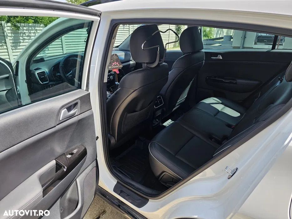 Kia Sportage 1.6 CRDI 2WD Eco-Dynamics+ (48V M-H) Black Edition - 10