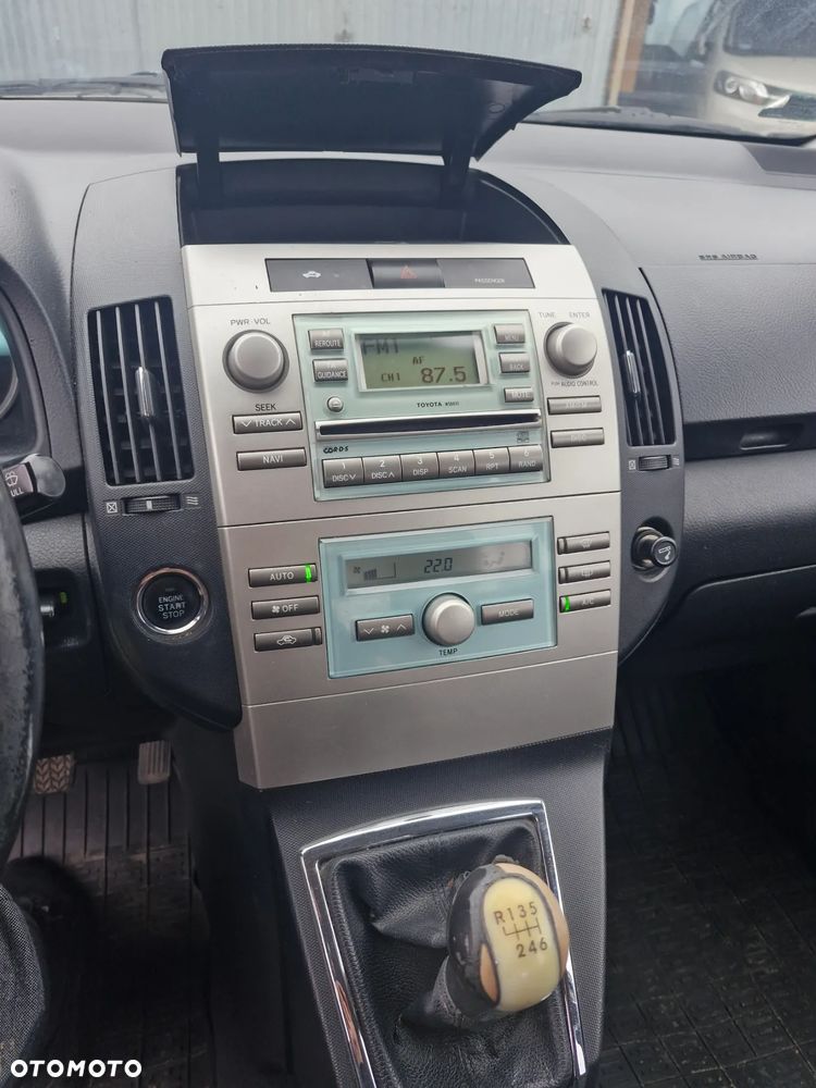 Toyota Corolla Verso - 3