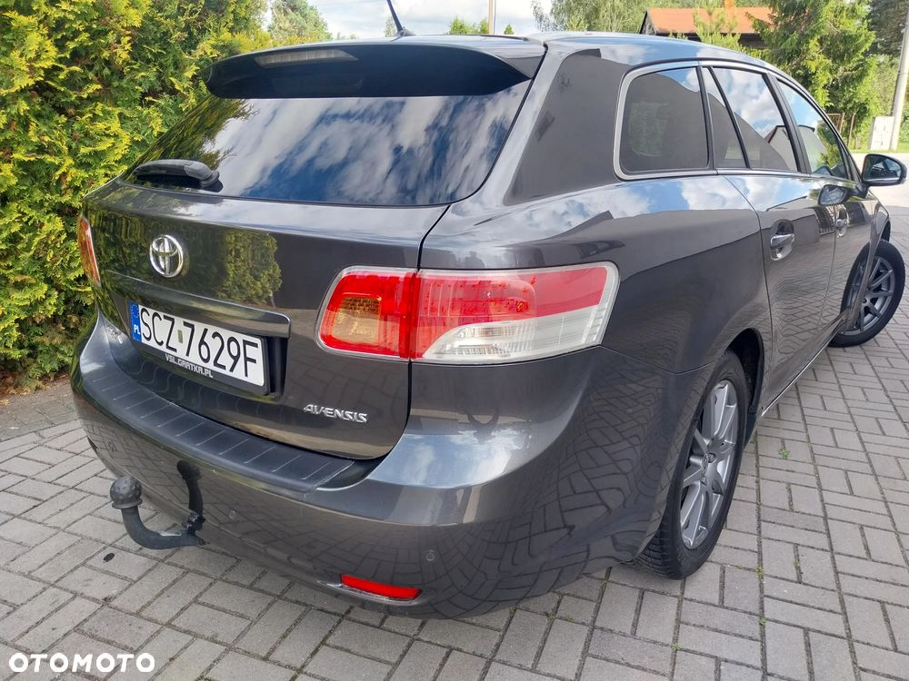 Toyota Avensis 2.0 Executive - 31