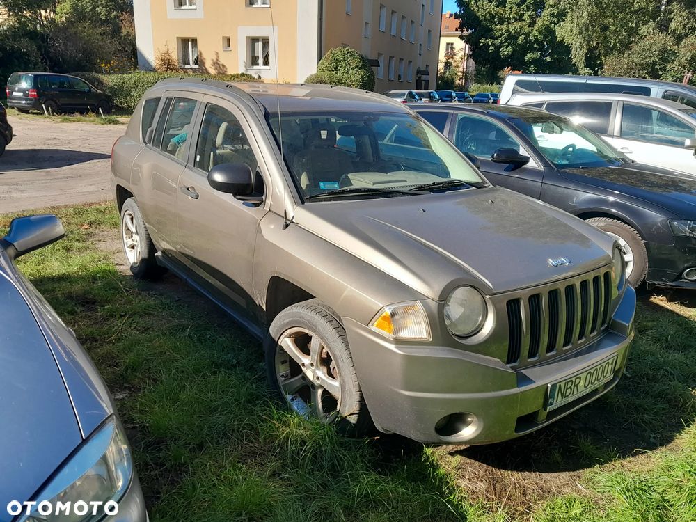 Jeep Compass - 1