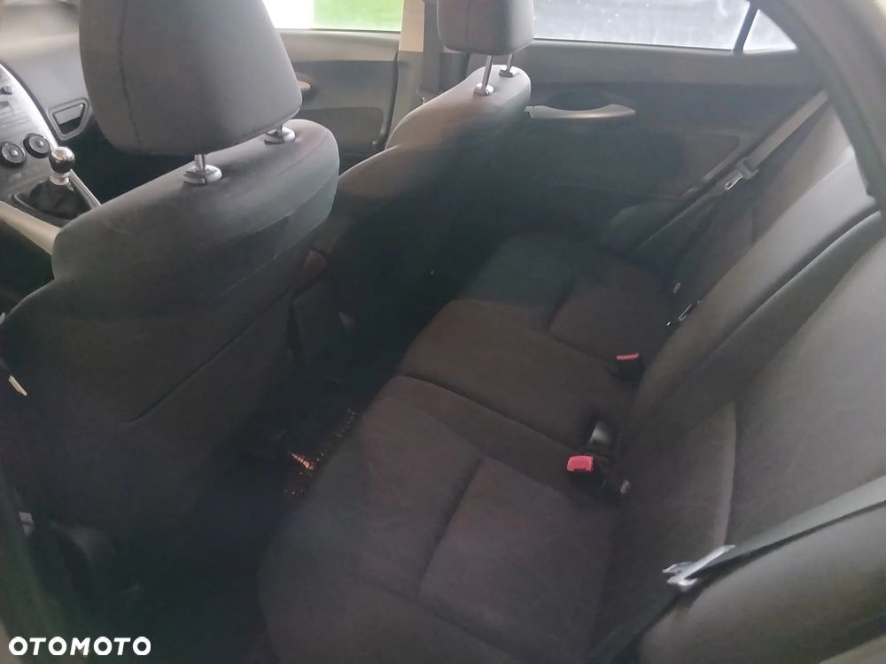 Toyota Auris 1.33 VVT-i Terra - 7