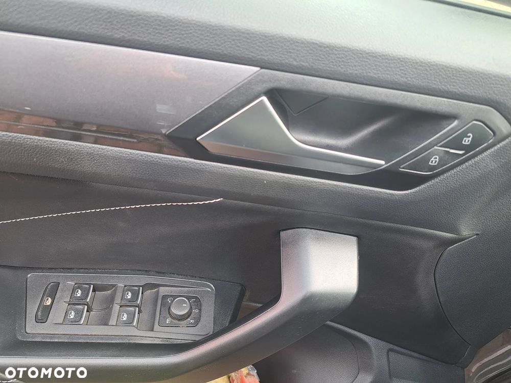 Volkswagen T-Roc 1.5 TSI Style - 10