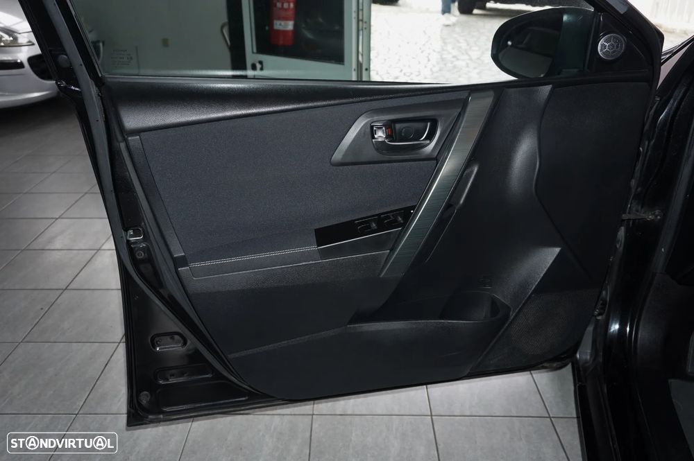 Toyota Auris Touring Sports 1.33 VVT-i Active+AC - 17