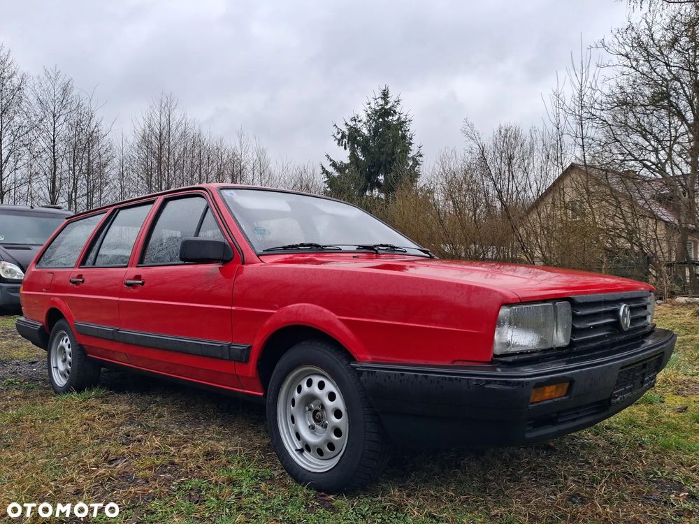 Volkswagen Passat 1.6 C / S - 1