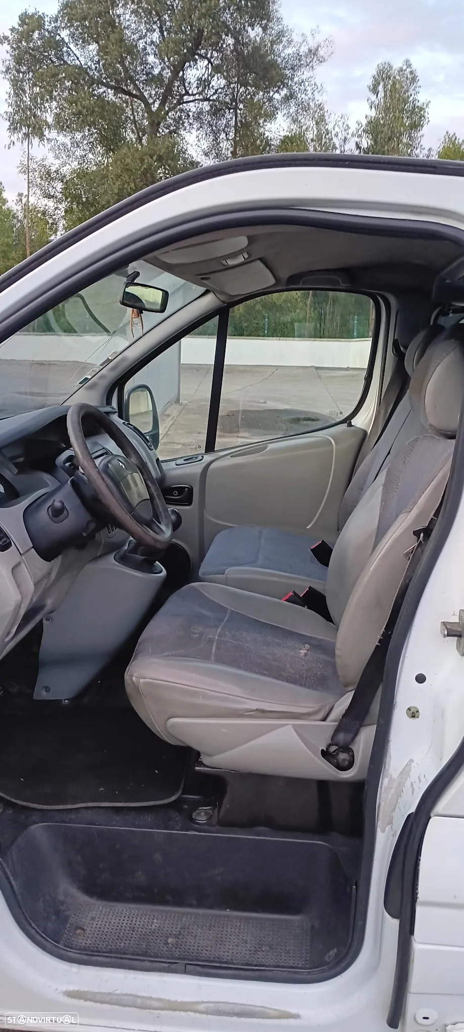 Renault TRAFIC 1.9 DCi 6 Lug + AC - 6