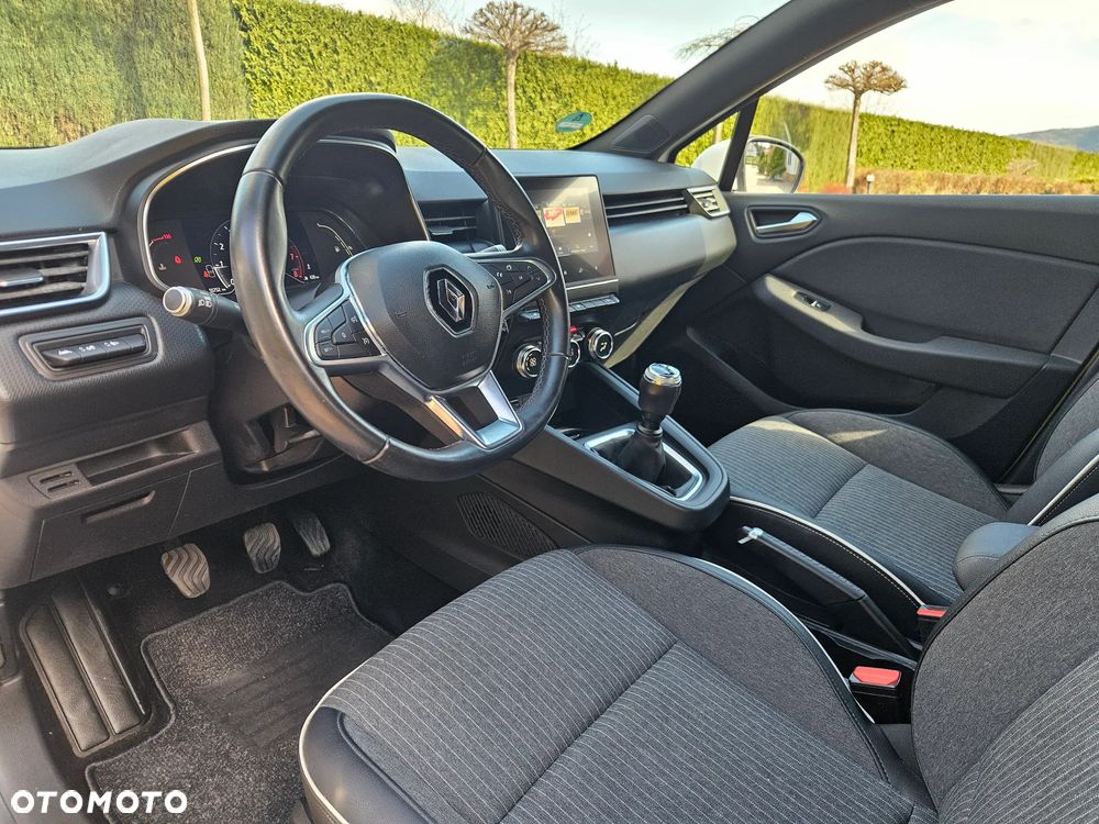 Renault Clio TCe 100 INTENS - 24