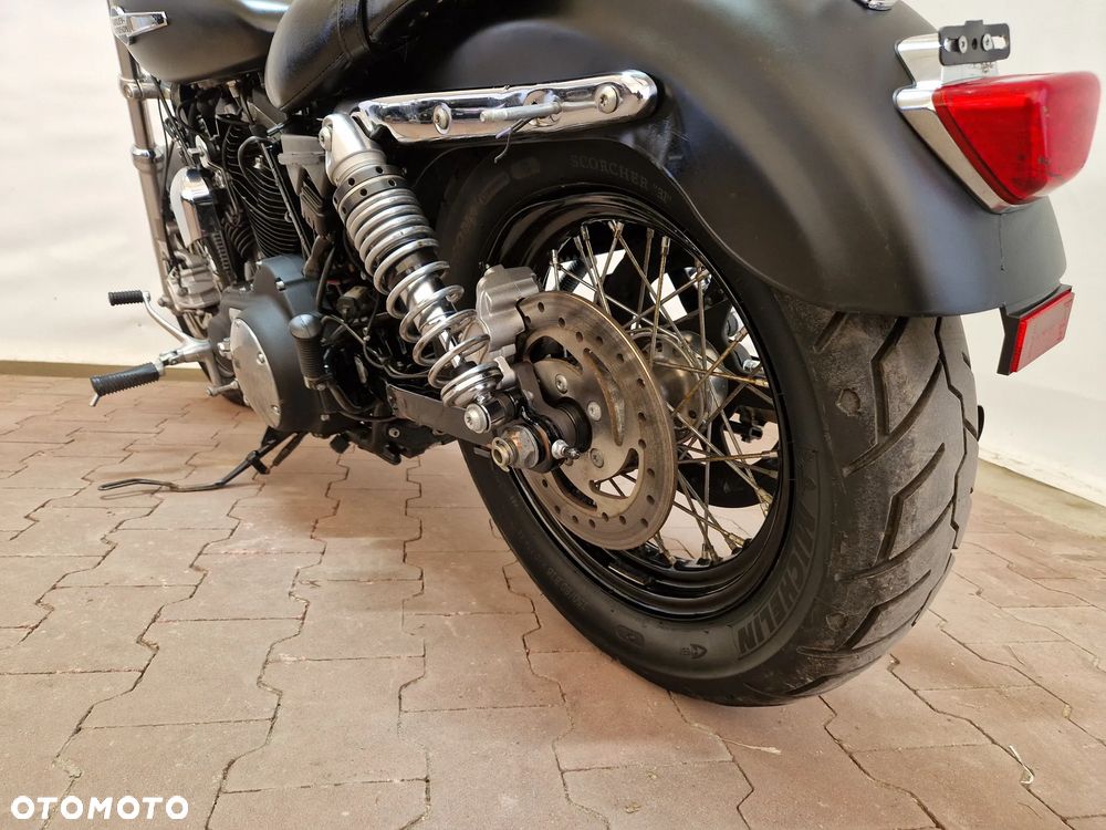 Harley-Davidson Sportster Custom 1200C - 21