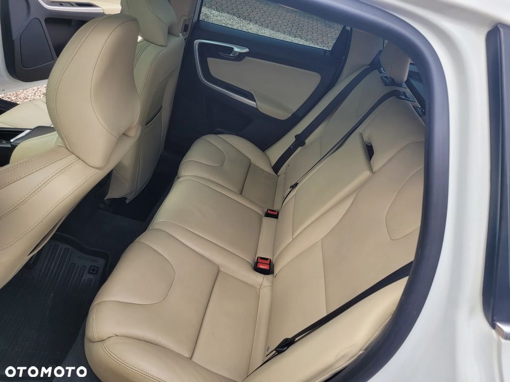 Volvo XC 60 T5 Geartronic Kinetic - 11