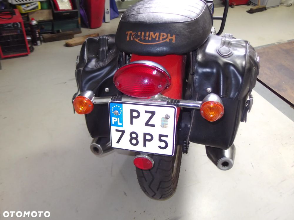 Triumph Bonneville - 6
