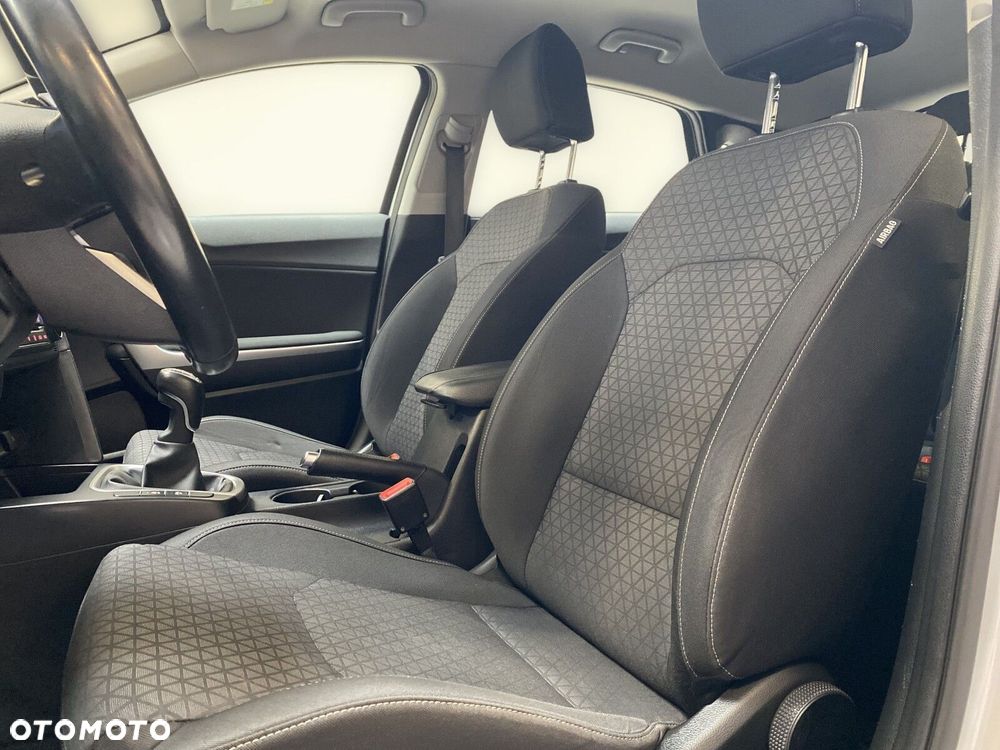 Kia Ceed - 11
