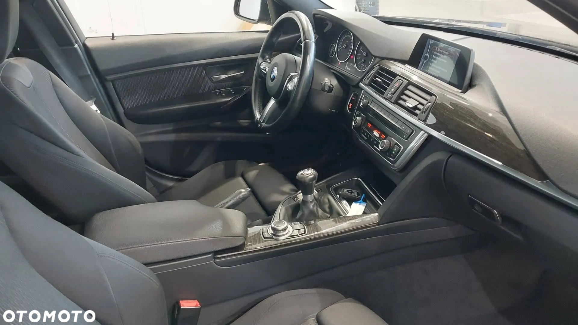 BMW Seria 3 320d Touring Luxury Line - 10