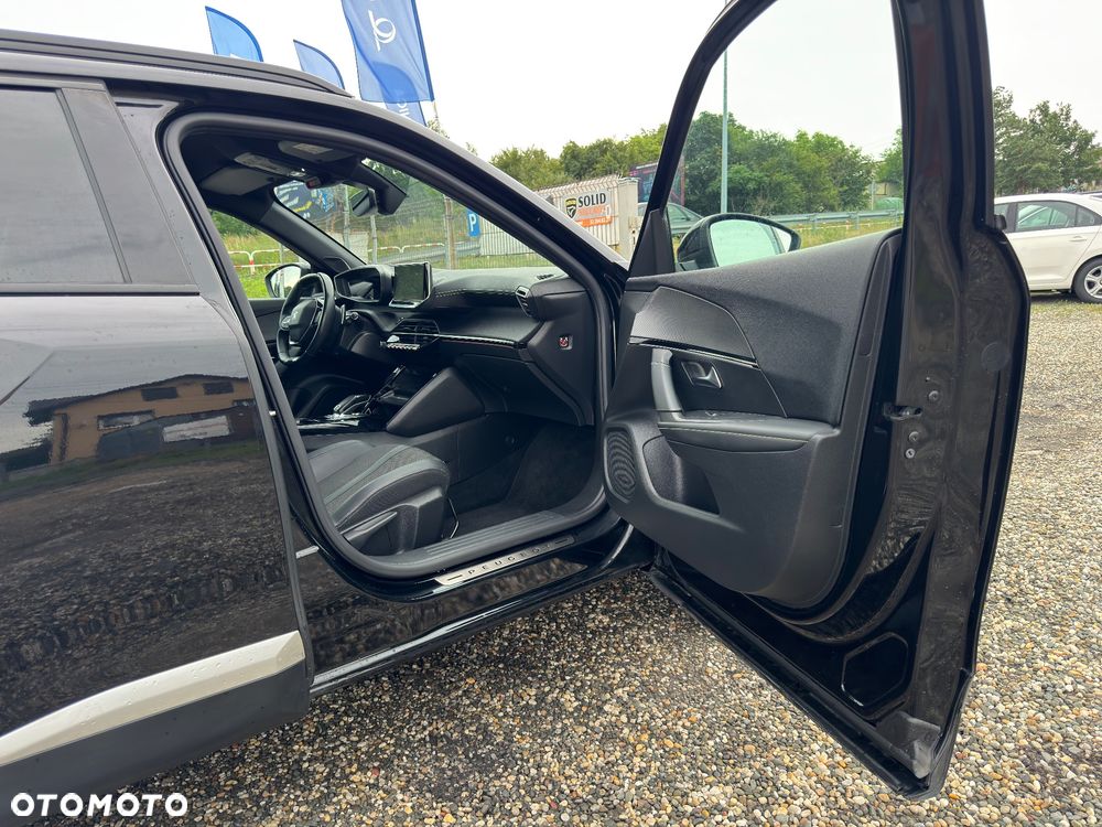 Peugeot 2008 PureTech 130 EAT8 GT - 26