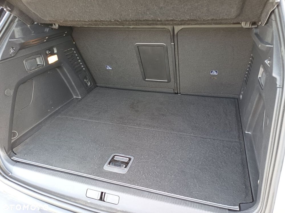 Peugeot 3008 1.6 PureTech HYbrid GT Line S&S EAT8 - 34