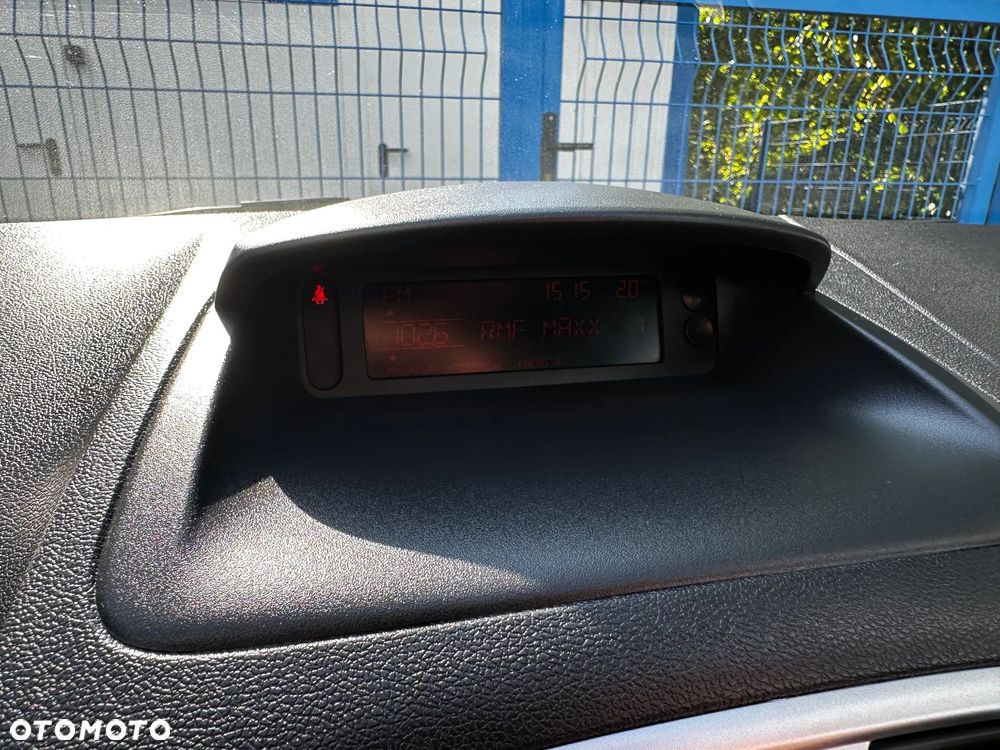 Renault Clio 1.2 16V 75 Expression - 28