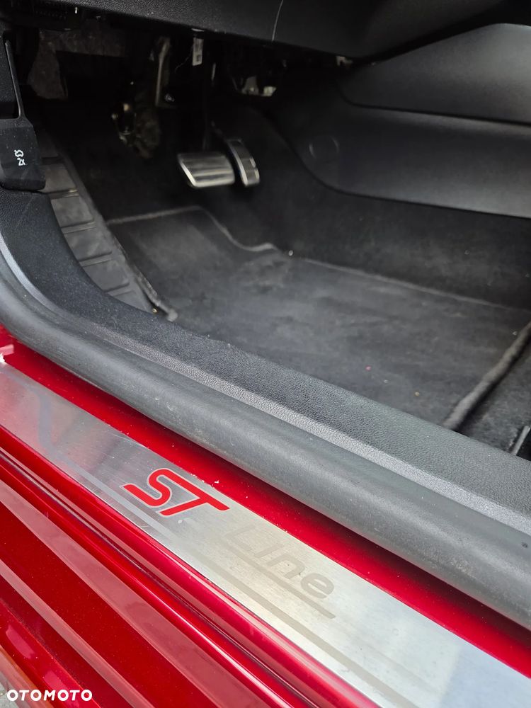 Ford Focus 1.5 EcoBlue Start-Stopp-System ST-LINE - 35