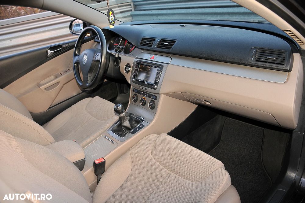 Volkswagen Passat 2.0 TDI Highline - 13