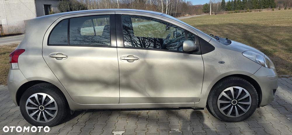 Daihatsu Charade - 3