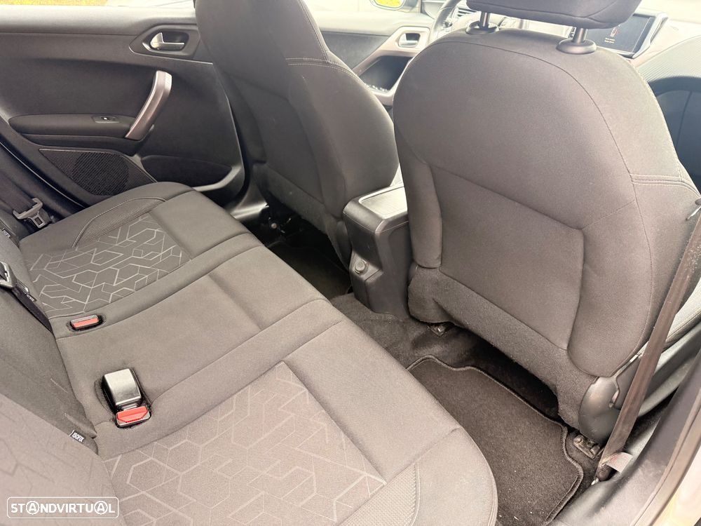 Peugeot 2008 1.2 PureTech Style - 15