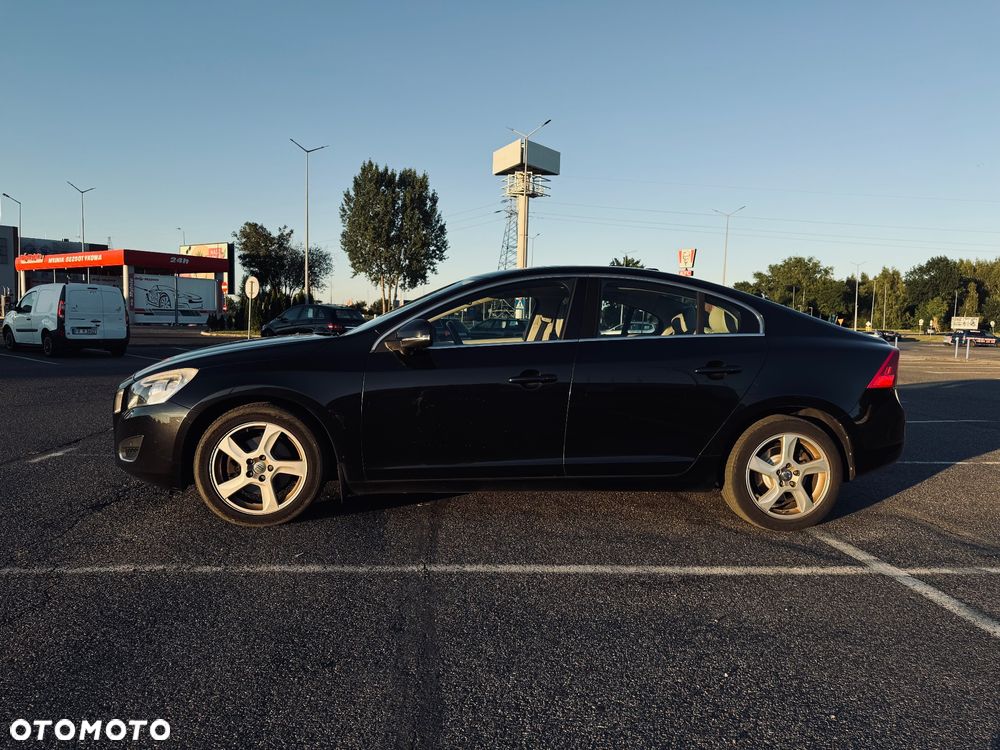 Volvo S60 D3 Geartronic Summum - 2