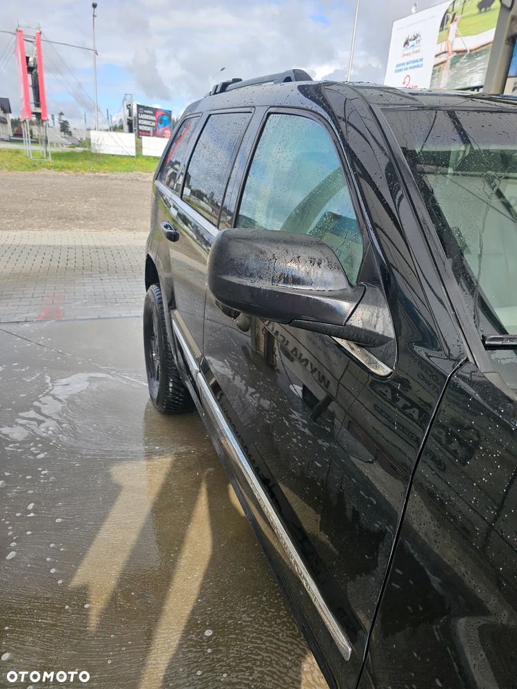 Jeep Grand Cherokee - 28