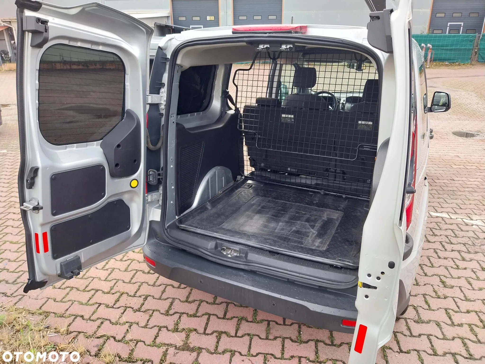 Ford Transit Connect - 15