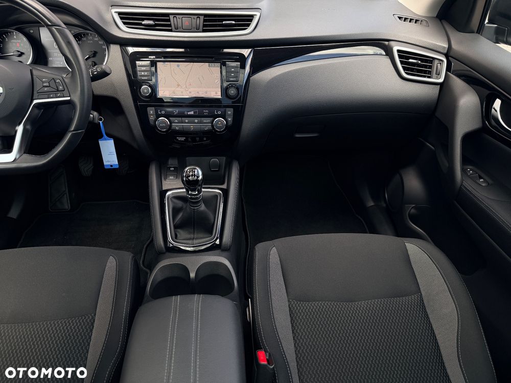 Nissan Qashqai 1.3 DIG-T N-WAY - 17