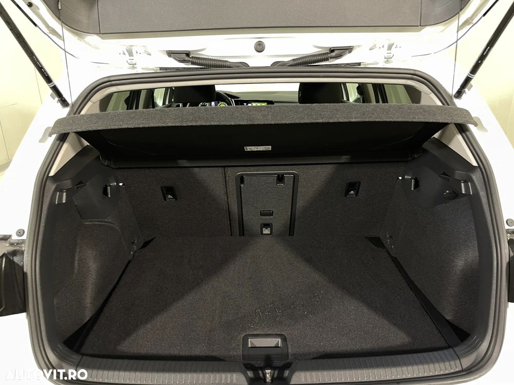 Volkswagen Golf 1.0 TSI Life - 12