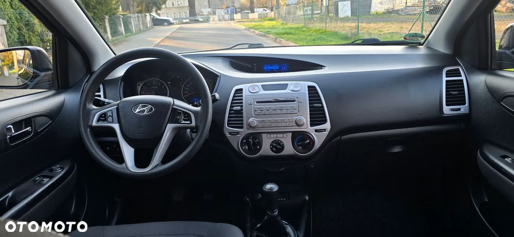 Hyundai i20 1.2 UEFA EURO 2012 Edition - 8