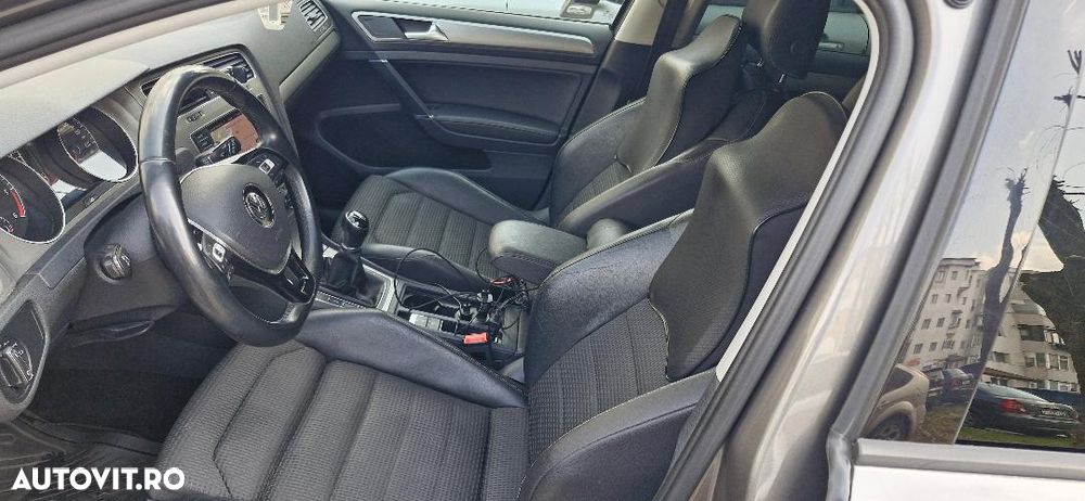 Volkswagen Golf 1.6 TDI DPF Trendline - 9