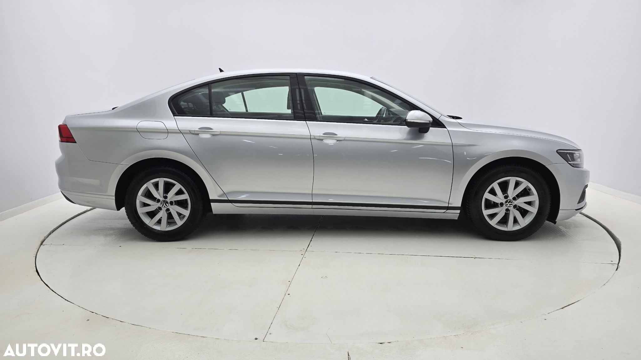 Volkswagen Passat 2.0 TDI DSG Advance - 5