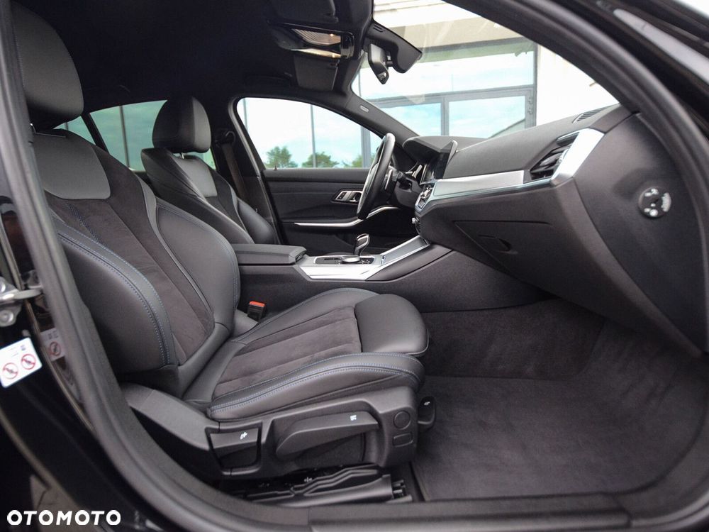 BMW Seria 3 320d xDrive M Sport sport - 26