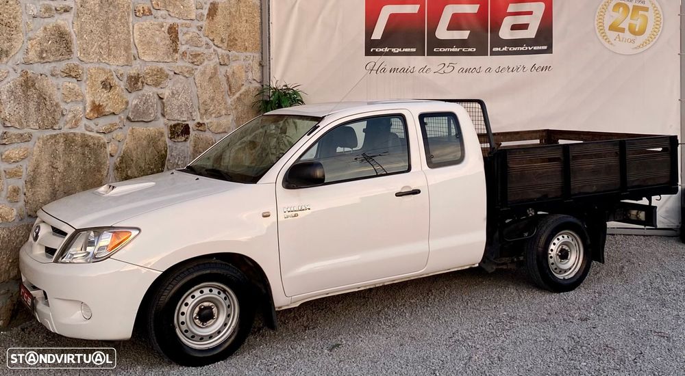 Toyota Hilux 2.5 D-4D 2WD CE PM+AC - 28
