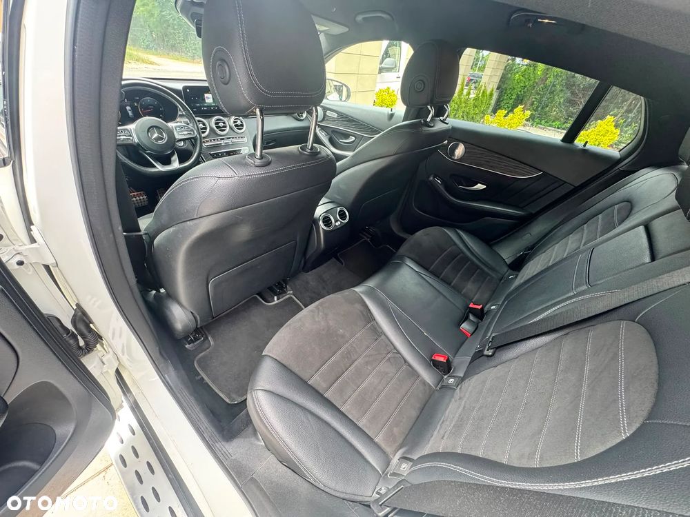 Mercedes-Benz GLC 220 d 4Matic 9G-TRONIC AMG Line - 27