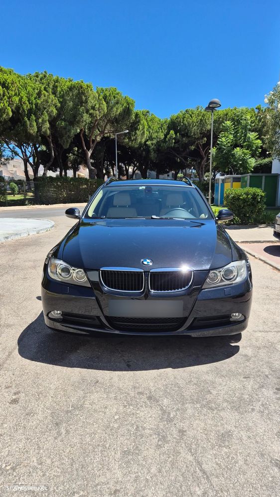 BMW 320 d Auto - 2