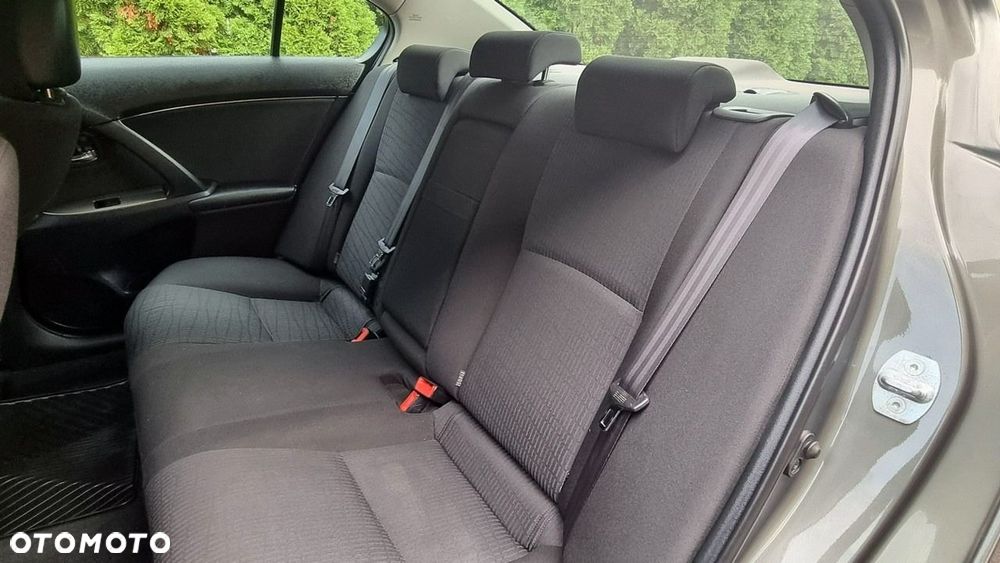 Toyota Avensis - 17