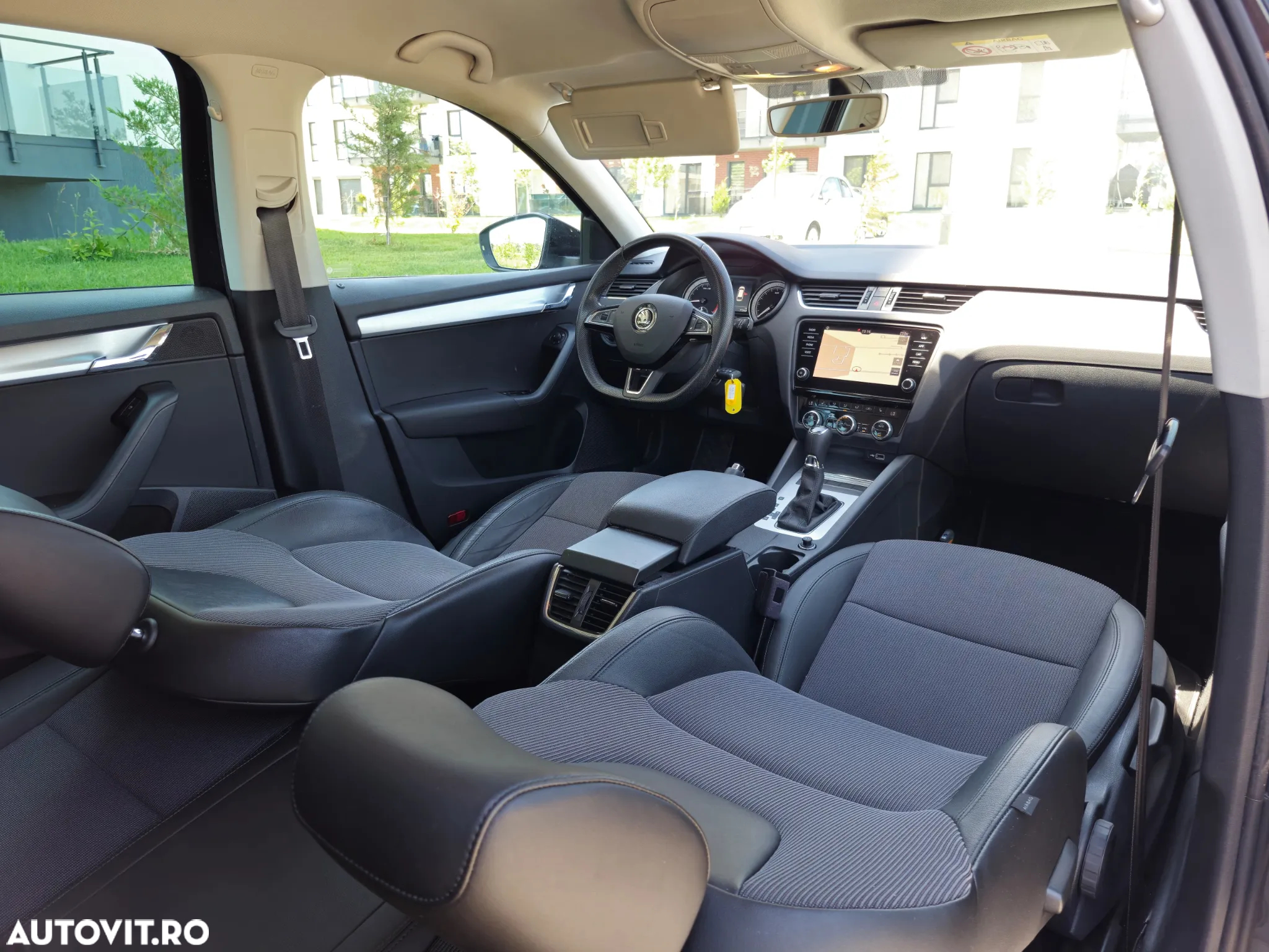 Skoda Octavia Combi Diesel 1.6 TDI DSG Ambition - 7