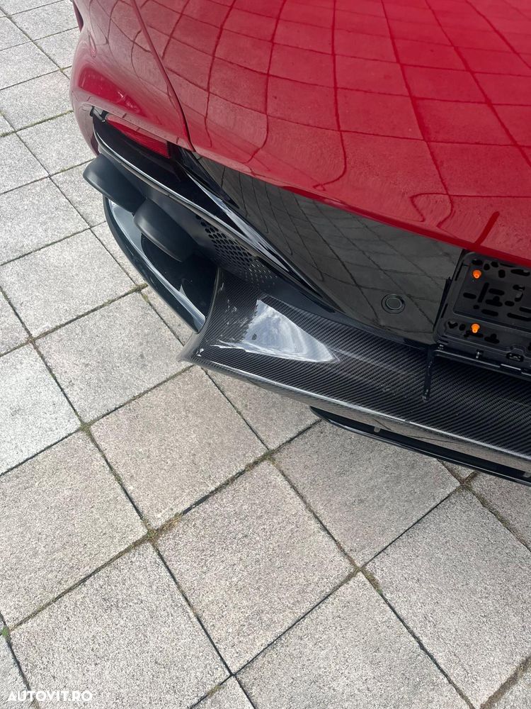 Aston Martin DBX - 6