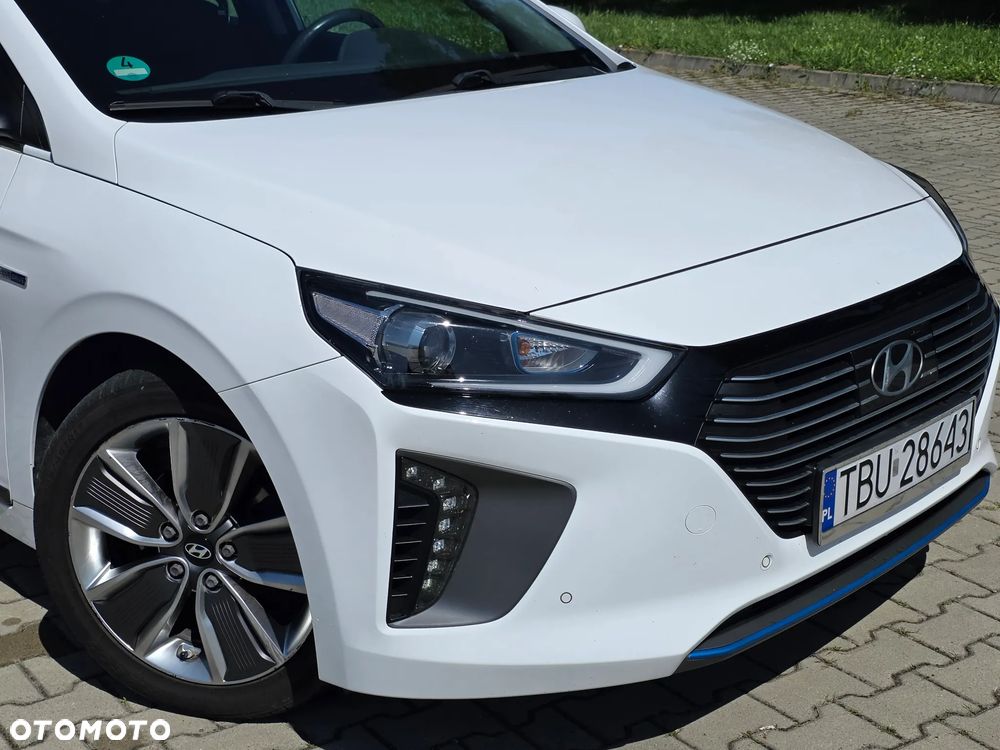 Hyundai IONIQ Hybrid Business - 14