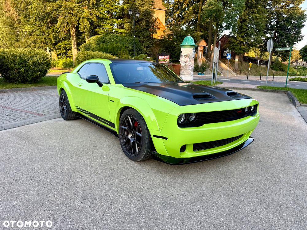 Dodge Challenger - 16